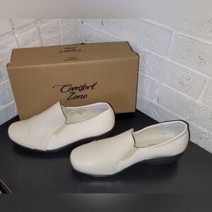 Comfort Zone Women’s Slip-On Loafers - Beige/Cream - Size 8.5 - NEW